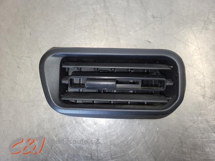 Grille aération tableau de bord d'un Peugeot Partner, -, 3 mois de garantie, Utilisé, -