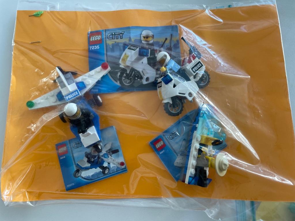 LEGO 3 Ancien sets de figurines + véhicules policiers, Enfants & Bébés, Jouets | Duplo & Lego, Enlèvement ou Envoi, Comme neuf