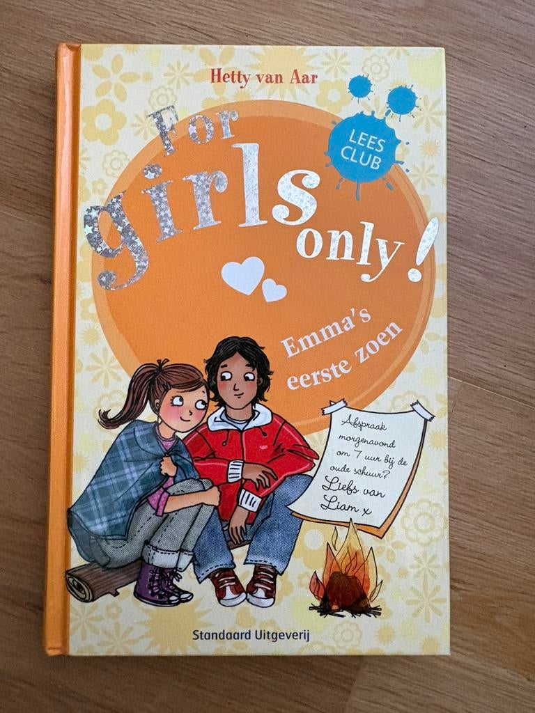 Hetty Van Aar - Emma's eerste zoen - For girls only, Boeken, Kinderboeken | Jeugd | 10 tot 12 jaar, Zo goed als nieuw, Ophalen of Verzenden