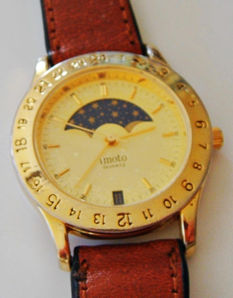 Montre IMOTO plaqué or avec phase de lune et dateur, NEUVE, Collections, Collections Autre, Neuf, Enlèvement ou Envoi