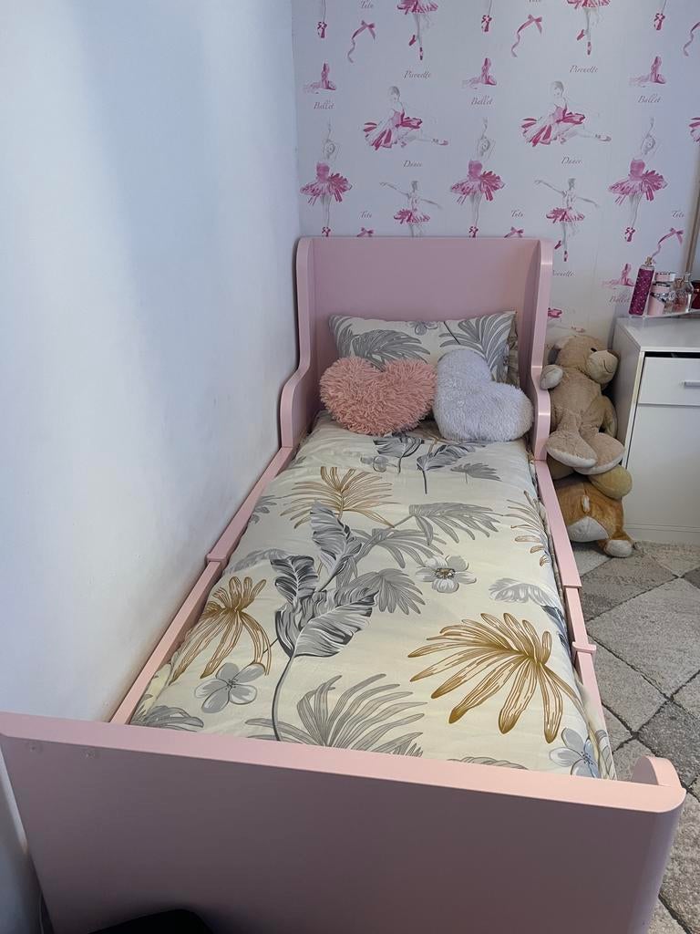 IKEA Meisjes Bed Roze (210x90), Huis en Inrichting, Slaapkamer | Bedden, Ophalen, Zo goed als nieuw