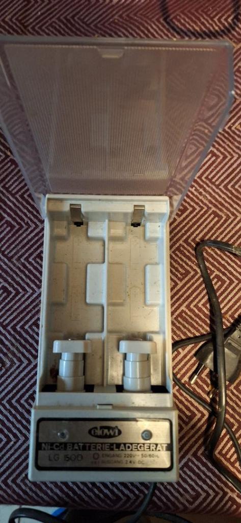 Ni-CD-oplader, voor nikkel-cadmium-batterijen, Computers en Software, Laptop-opladers, Ophalen of Verzenden, Gebruikt, Elowi
