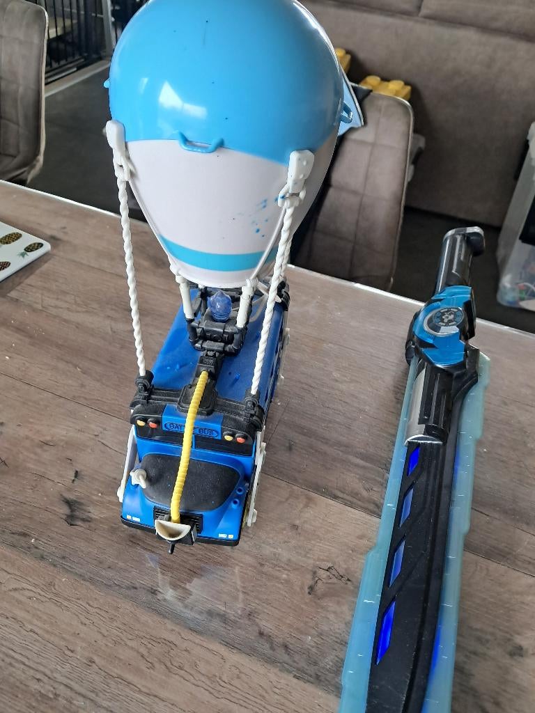 Set bus fortnite en zwaard power rangers, Ophalen of Verzenden, Gebruikt