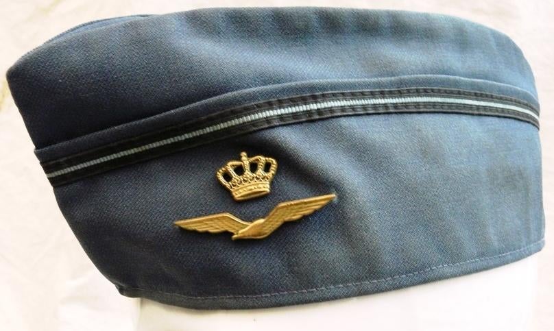 Schuitje Veldmuts Uniform DT Officier KLu, maat 57, 1996.(1), Verzamelen, Militaria | Algemeen, Ophalen of Verzenden, Luchtmacht
