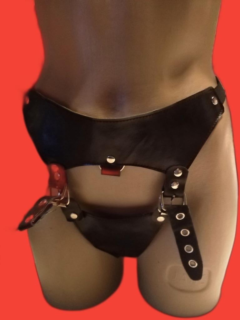 Kinky lak slip artnr 541, Kleding | Dames, Ophalen of Verzenden, Zwart, String