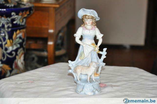 ancienne statuette en porcelaine bergère, Enlèvement ou Envoi