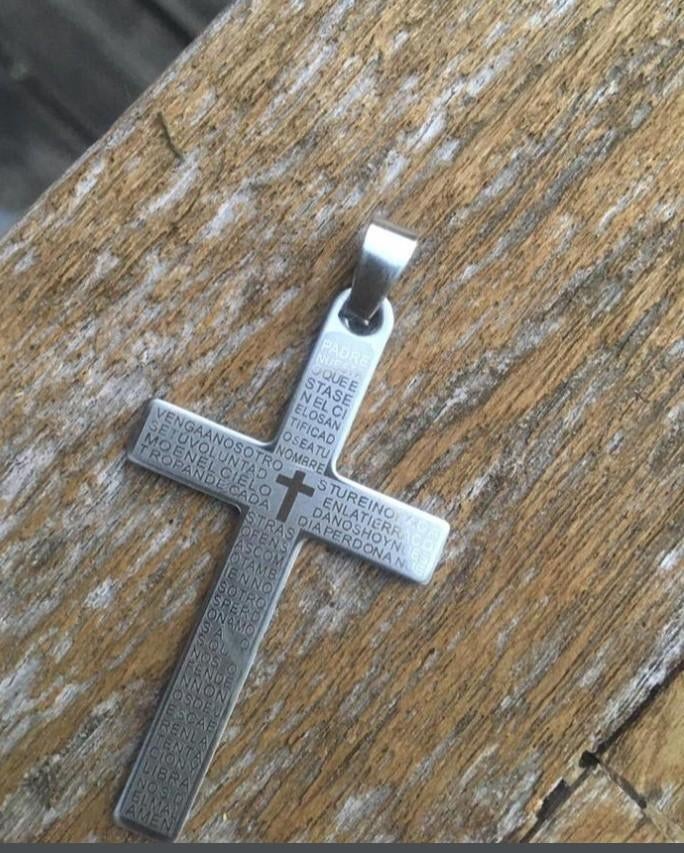 pendentif en forme de croix, Enlèvement ou Envoi, Utilisé