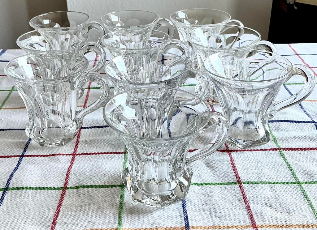 Lot de 10 Tasses en verre Art Déco Années 1930 verre lourd., Antiquités & Art, Enlèvement ou Envoi