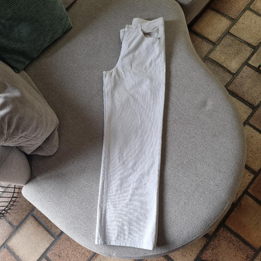 Witte fluwelen broek voor dames, Ophalen of Verzenden, Gedragen, Maat 34 (XS) of kleiner, Wit
