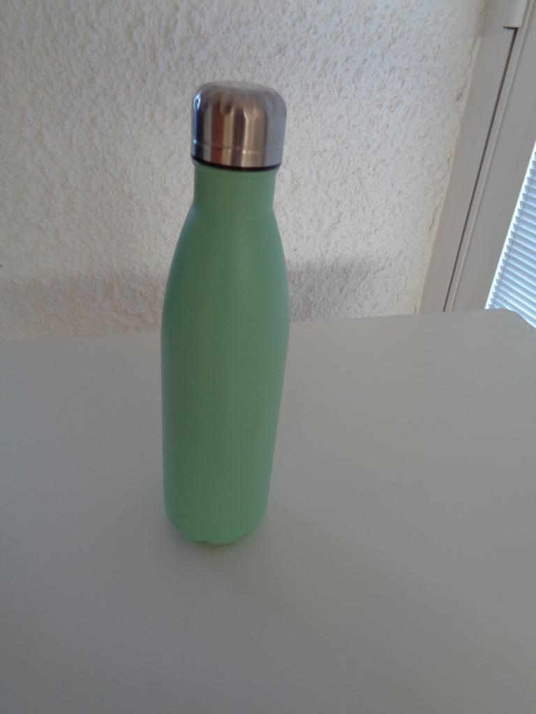 Bouteille isotherme 500ml Neuve, Sports & Fitness, Gourdes d'eau, Comme neuf, Enlèvement ou Envoi