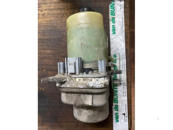 Stuurbekrachtiging Pomp van een Ford Focus, Gebruikt, -, -, Ophalen of Verzenden