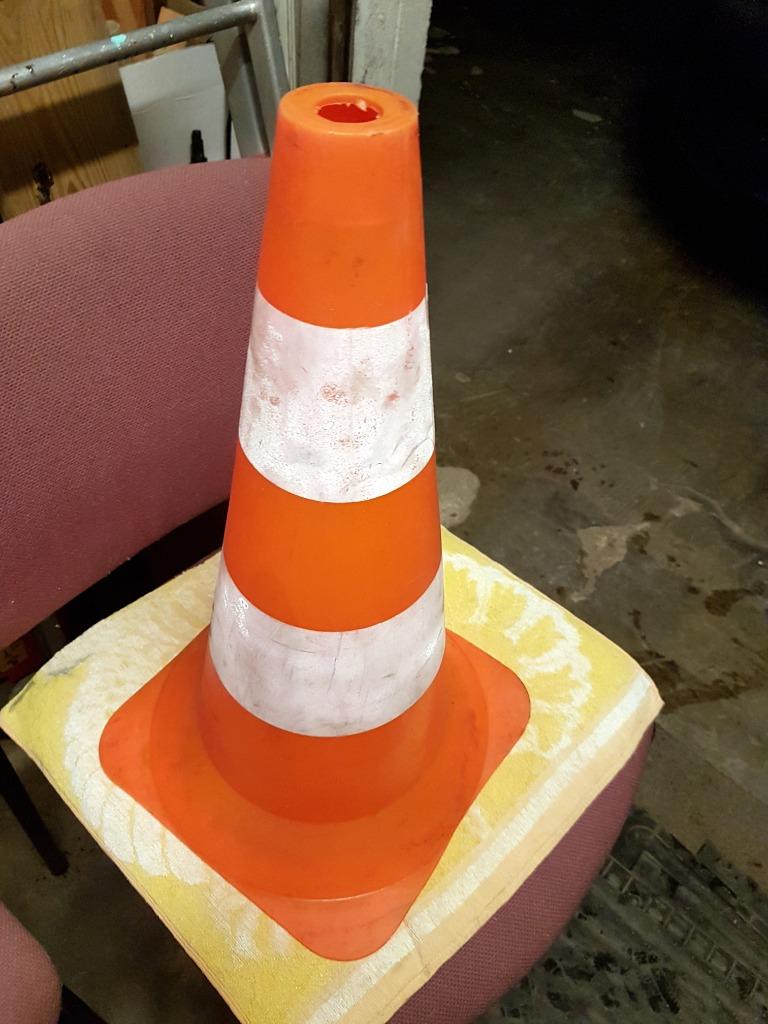 Neonoranje verkeerskegels, Ophalen, Gebruikt