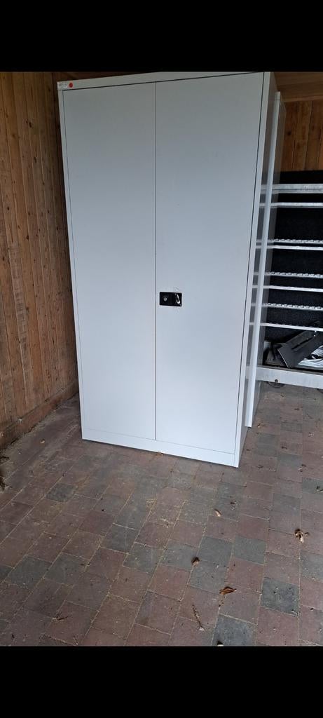 Armoire métallique