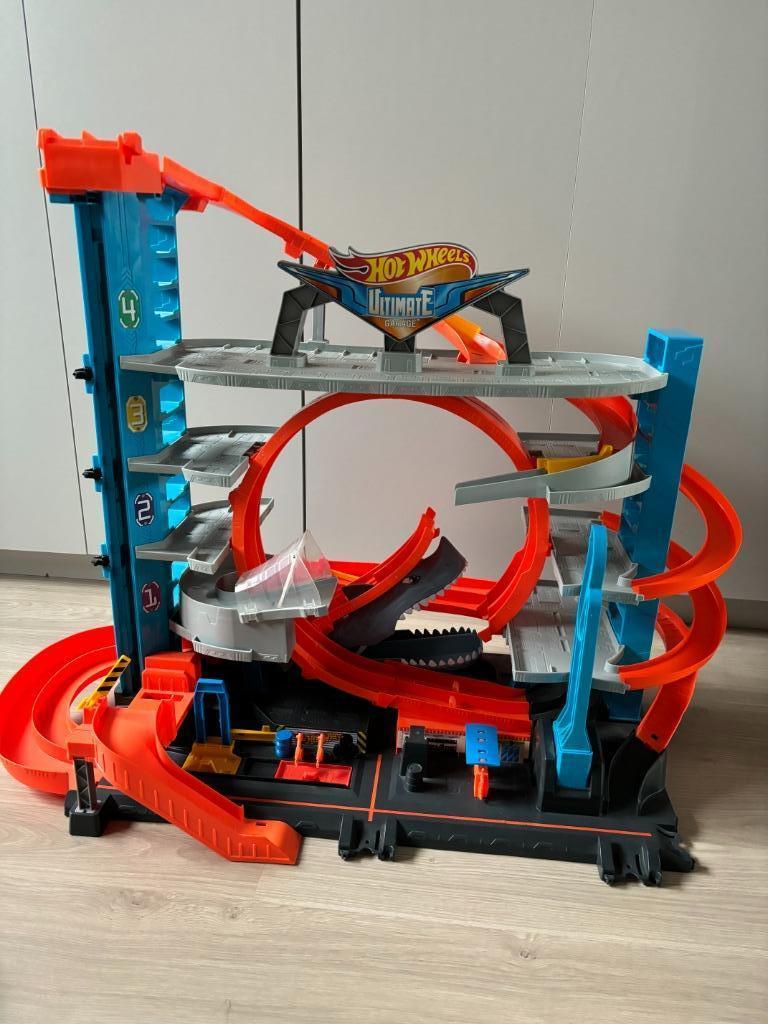 Hot wheels garage met haai, Kinderen en Baby's, Ophalen, Racebaan, Zo goed als nieuw, Hot Wheels