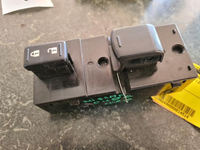 Elektrisch Raam Schakelaar van een Nissan Cube, Ophalen of Verzenden, 3 maanden garantie, Gebruikt, Nissan