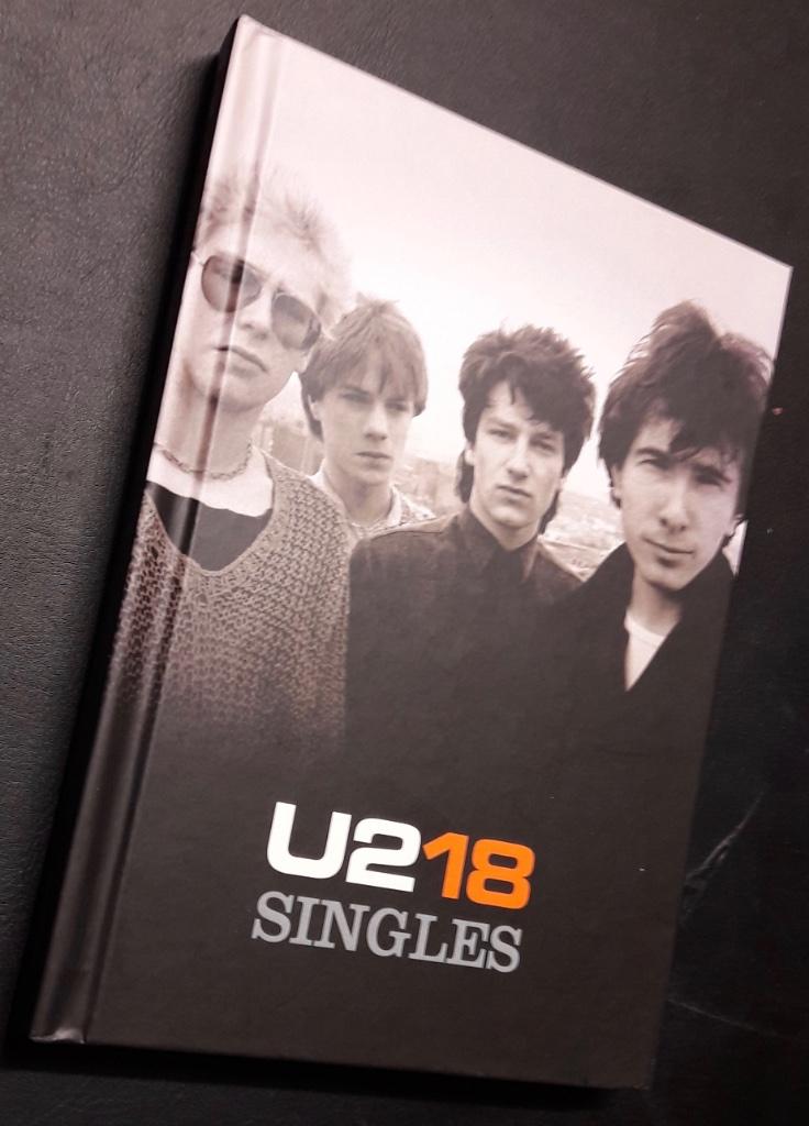 U2 - 18 Singles / Live from Milan (Deluxe CD & DVD boxset), Ophalen of Verzenden, Poprock