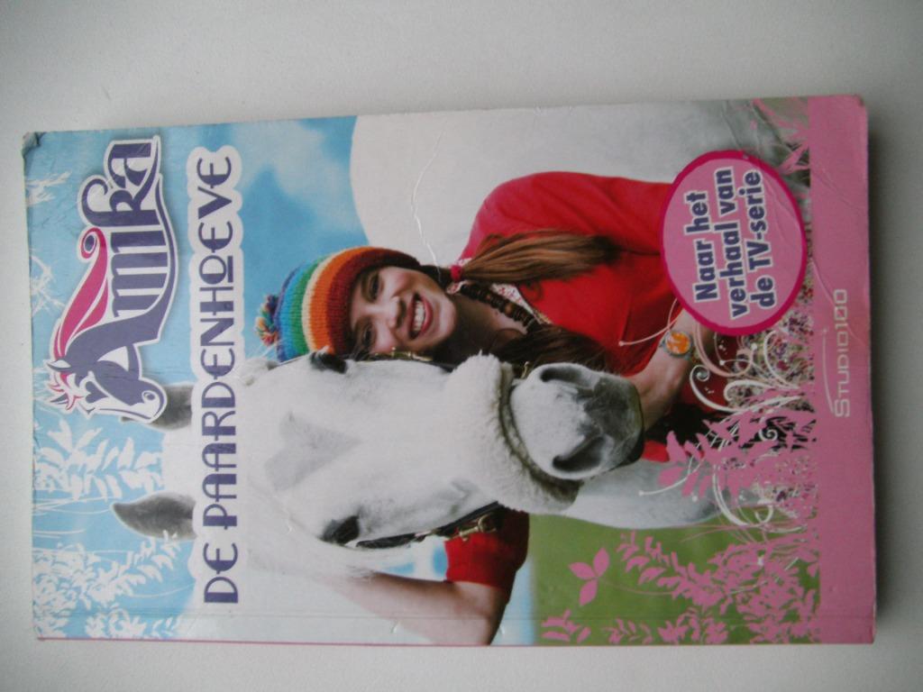 Amika "De Paardenhoeve", Boeken, Ophalen of Verzenden, Gelezen