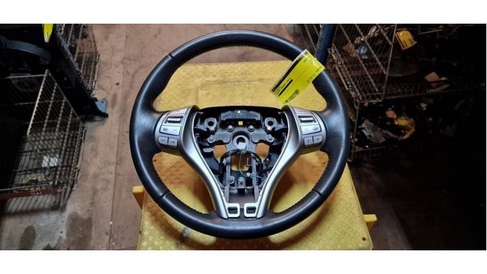 Volant d'un Nissan Qashqai, Enlèvement ou Envoi, 3 mois de garantie, Utilisé, Nissan