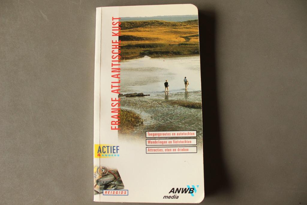Franse Atlantische kust (ANWB-gids actief&anders), Livres, Guides touristiques, Guide ou Livre de voyage, Hans Broekman, Enlèvement ou Envoi