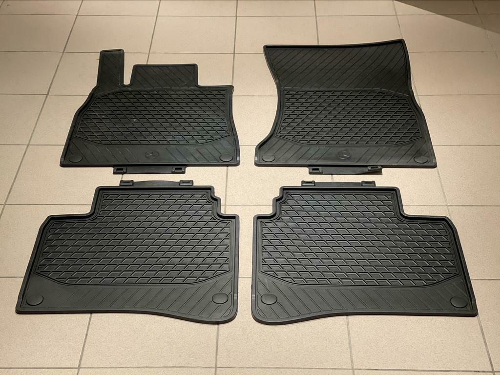 Mercedes S klasse rubber vloermatten voor en  achter NEW, Ophalen of Verzenden, Nieuw