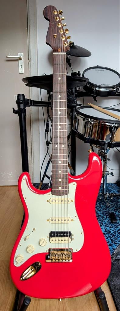 Fender stratocaster mod shop gaucher linkshandig, Musique & Instruments, Instruments à corde | Guitares | Électriques, Comme neuf