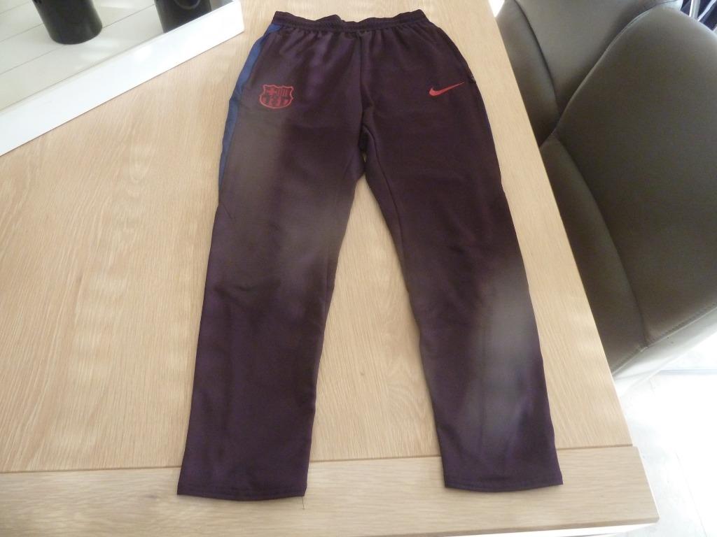 Training broek barcalona Nike XL 158-170, Ophalen of Verzenden, Zo goed als nieuw, Broek