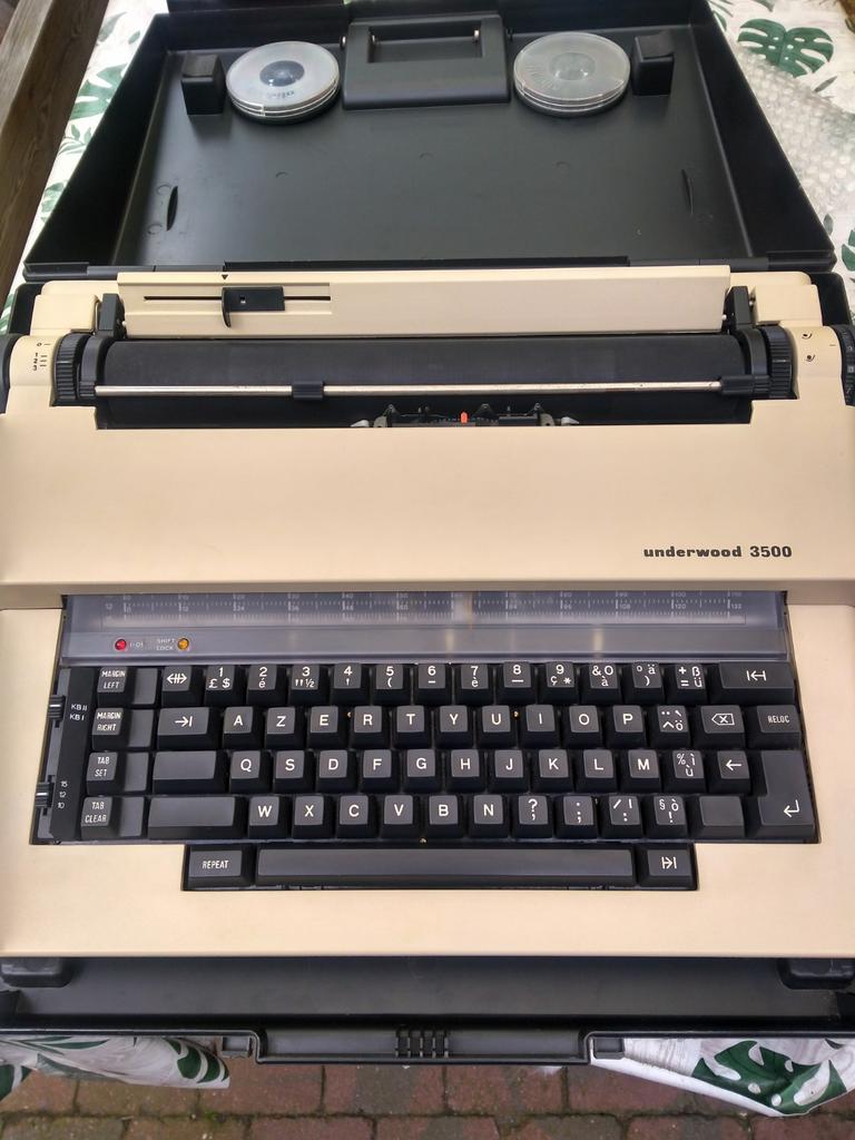 Vintage typemachine, Diversen, Typemachines, Ophalen of Verzenden