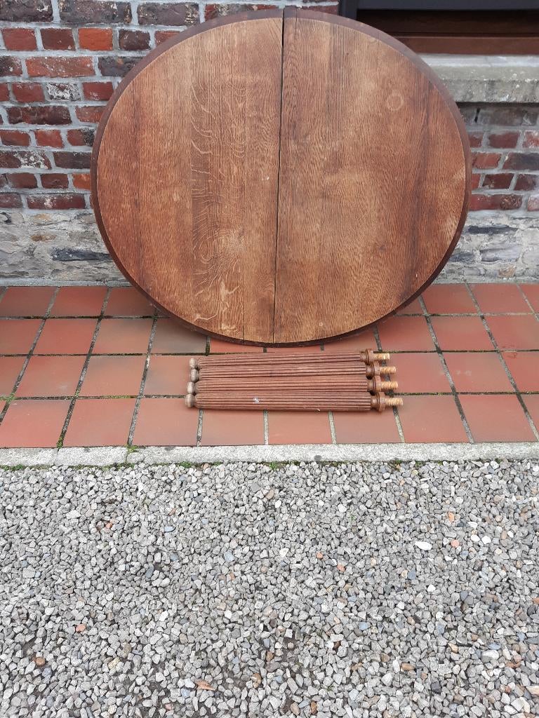 Table en chêne ovale. Pieds à visser., Ophalen