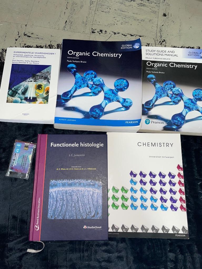 Boeken 1ste Bachelor Farmaceutische Wetenschappen (UA), Boeken, Ophalen, Zo goed als nieuw, Overige niveaus, Overige vakken