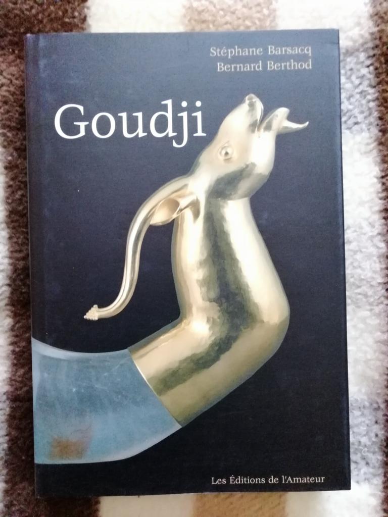 Goudji boek over edelsmeedkunst van de kunstenaar Goudji, Ophalen of Verzenden, Nieuw, Overige onderwerpen
