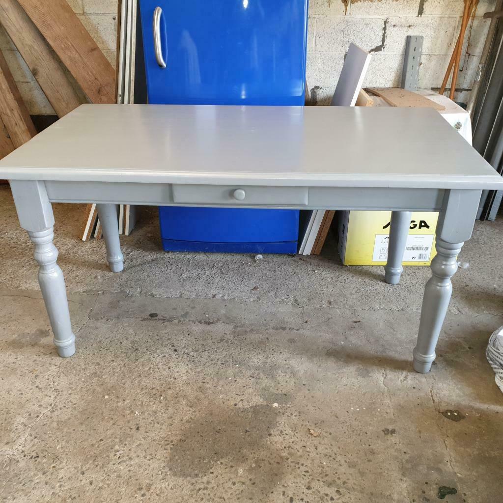Geverfde grenen tafel, 100 à 150 cm, Cinq personnes ou plus, Comme neuf, Enlèvement