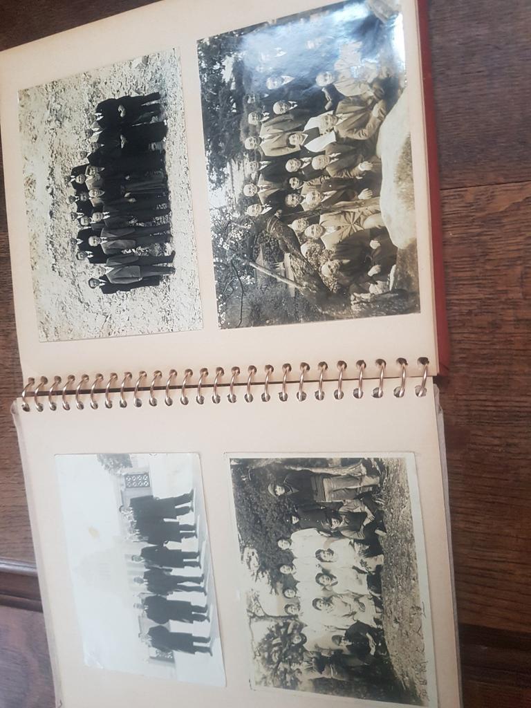 Ancien album de famille, Collections, Enlèvement, Photo