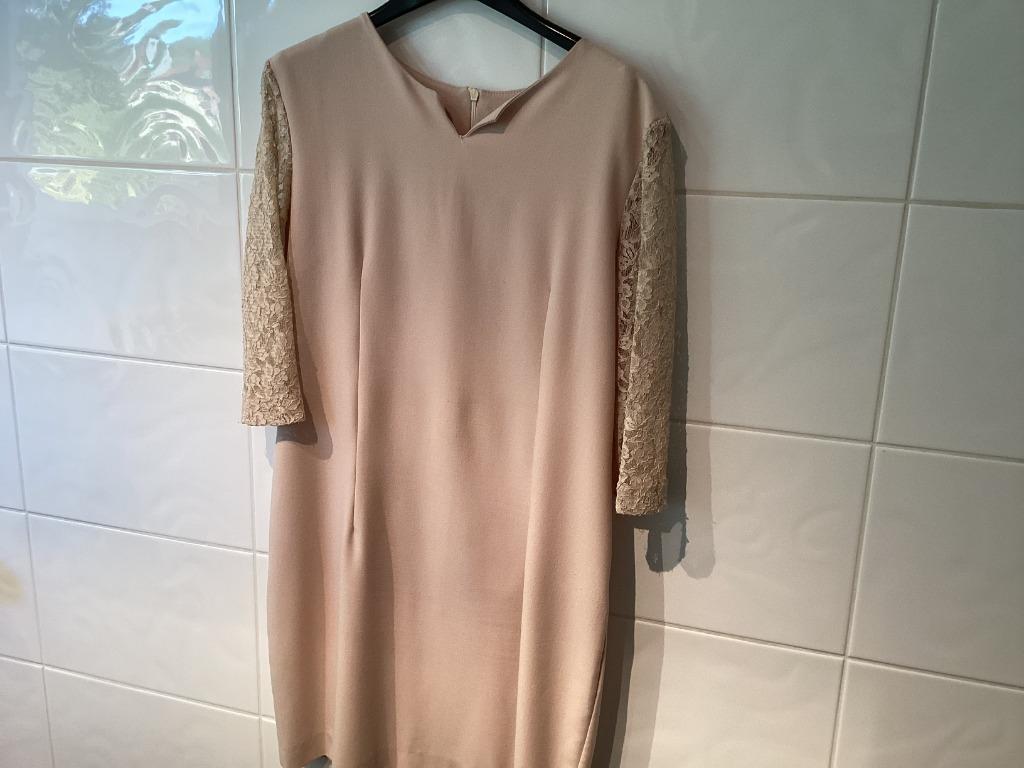 Mooi kleedje met kanten mouwen maat 38, Kleding | Dames, Maat 38/40 (M), Ophalen of Verzenden, Zo goed als nieuw, Roze