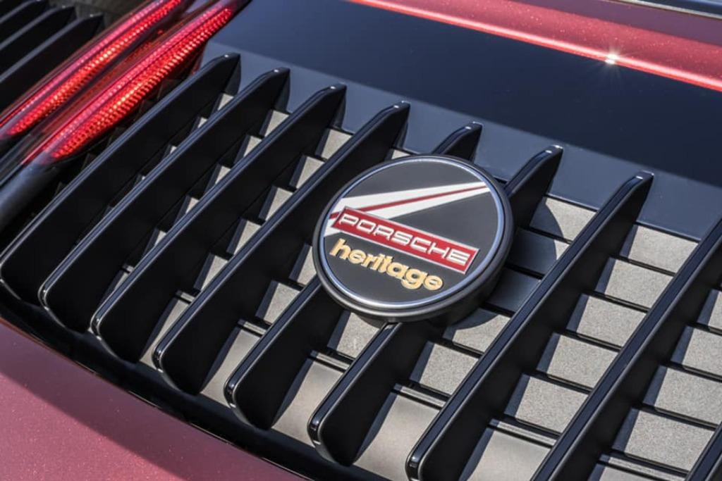 Porsche 911, rare logos  arrière de calandre en métal NEUF, Enlèvement ou Envoi