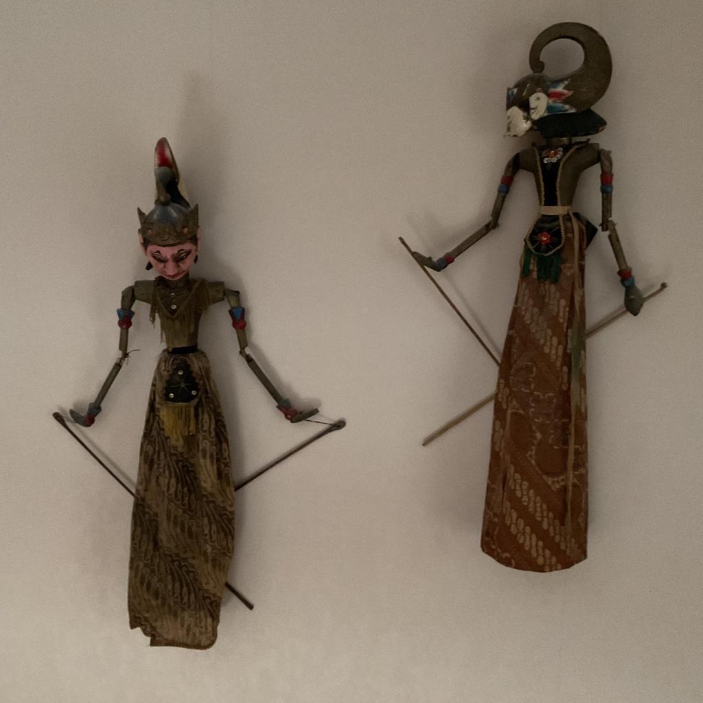 2 Indonesische poppen, Enlèvement