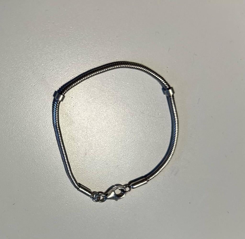 Bracelet Piccolo en argent massif (à breloques), Ophalen, Zo goed als nieuw, Met bedels of kralen, Zilver