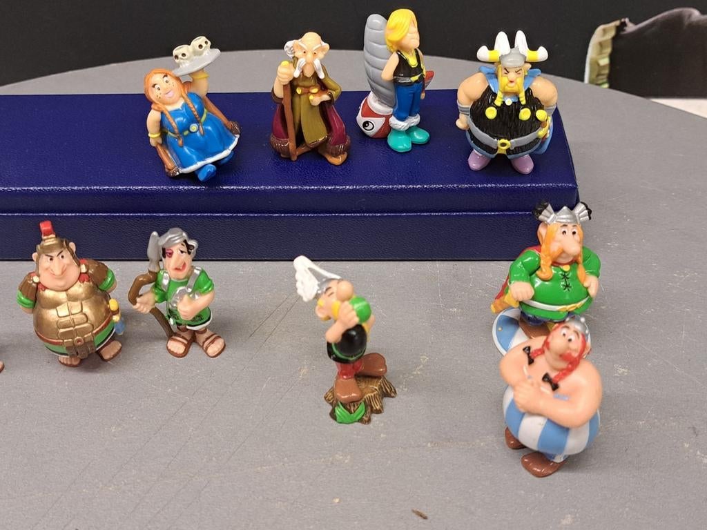 Coffret Astérix et Obélix 9 figurines et/ou 6 supports, Enlèvement ou Envoi, Comme neuf