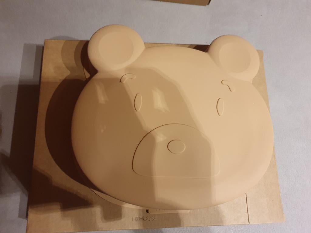 Moule à gâteau en silicone de la marque Liewood, Enlèvement