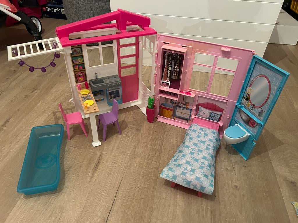 Barbie poppenhuisje, Ophalen, Zo goed als nieuw, Poppenhuis