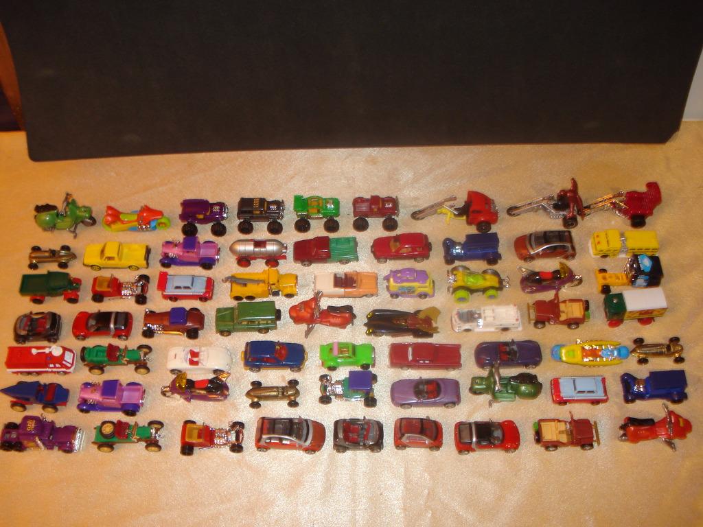 KINDER Lot de 63 Voitures et Motos Diverses 2000's Ferrero, Enlèvement ou Envoi, Comme neuf, Autres types