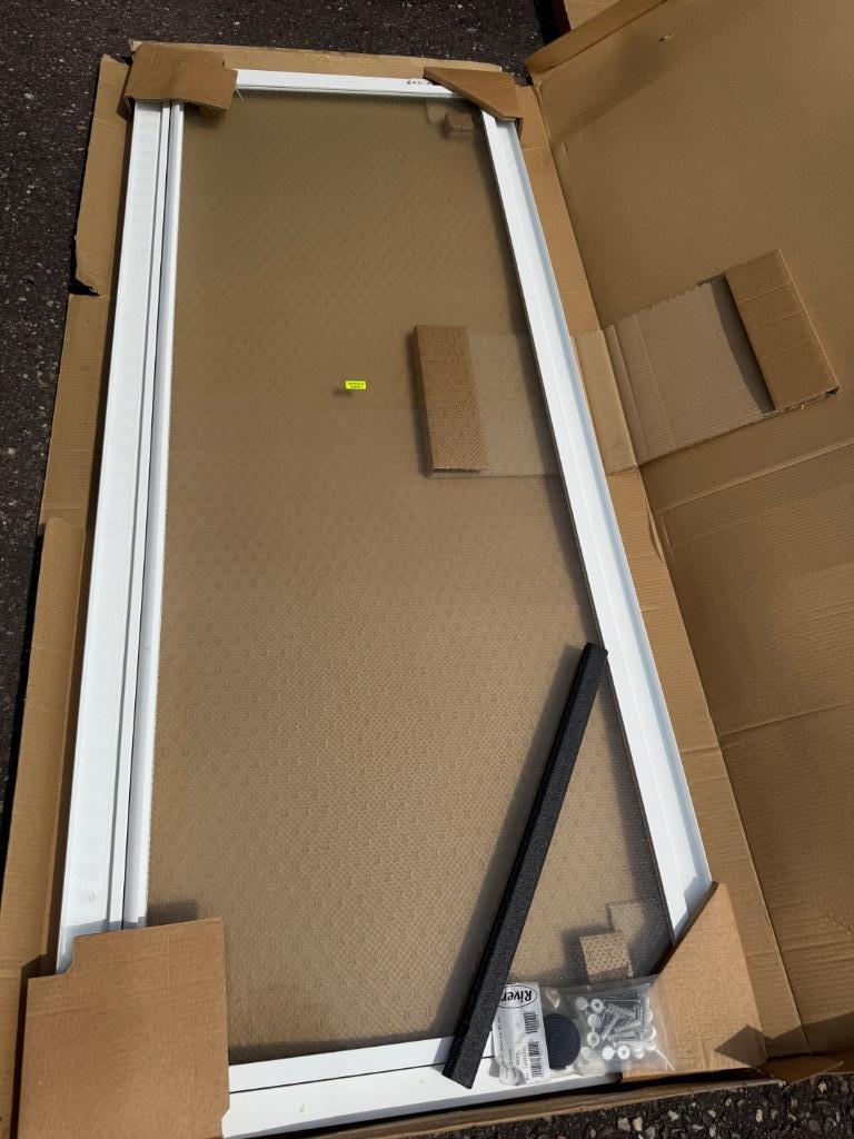 Douchewand en deur wit pvc met Quatrix figuurglas, Ophalen, Nieuw