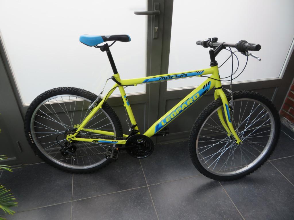 NIEUWE MTB (maat 480 mm of ML) 26'' wielen SHIMANO uitrustin, Ophalen, Nieuw