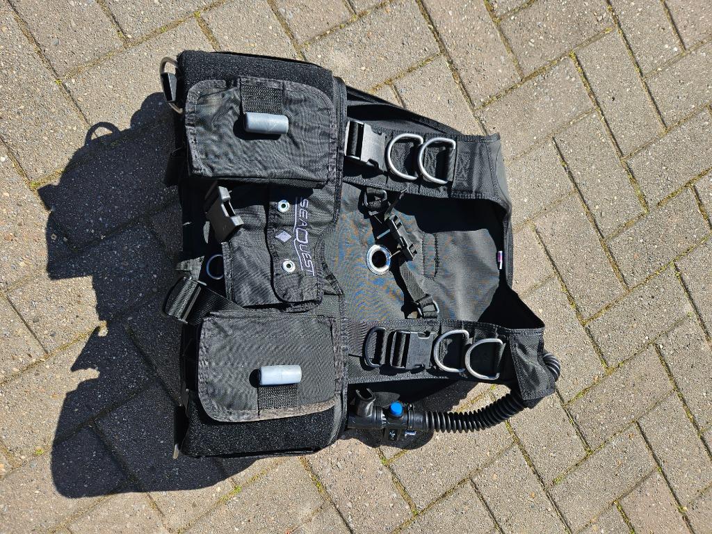 Wing (M) en Duikpak (ML) te koop, Sports nautiques & Bateaux, Plongée, Comme neuf, Combinaison de plongée, Enlèvement