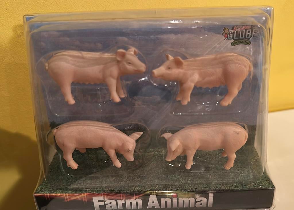 Schaalmodel 4 varkens, Ophalen of Verzenden, Zo goed als nieuw, Groter dan 1:35, Figuur of Figuren