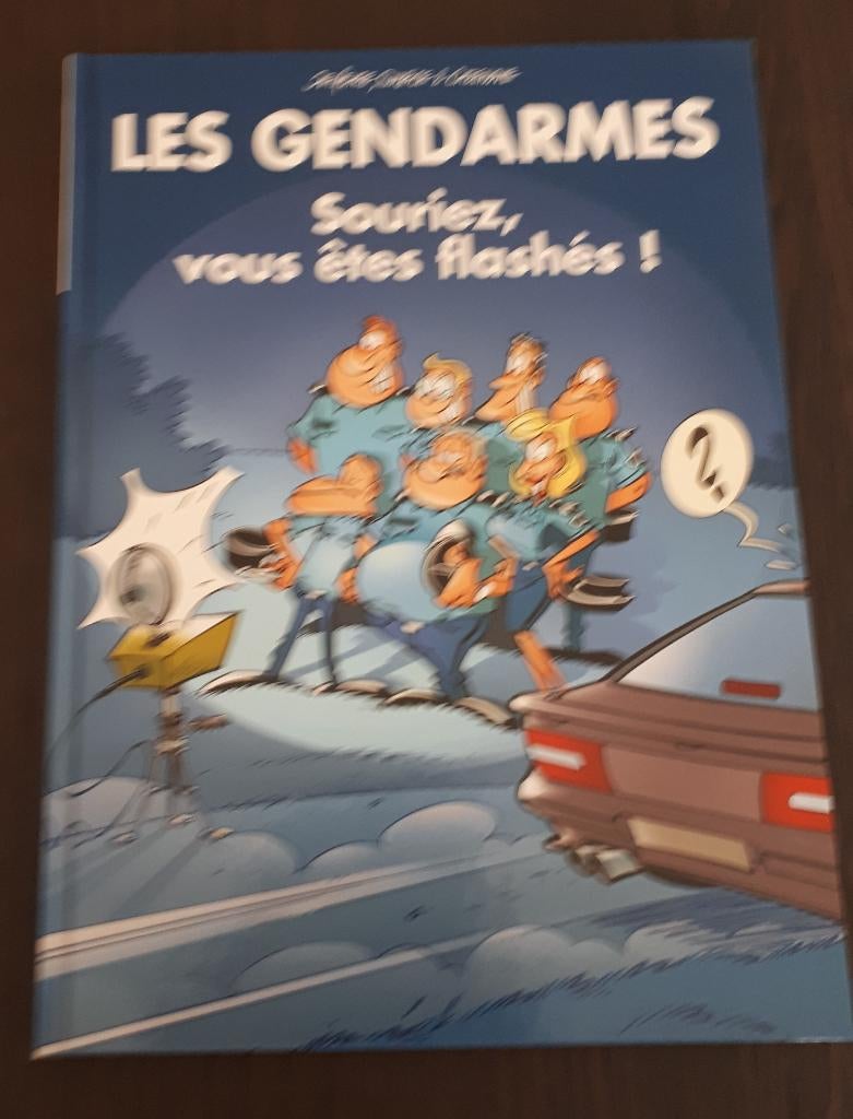 Les gendarmes souriez vous êtes flashés, Collections, Personnages de BD, Comme neuf, Livre ou Jeu, Autres personnages, Enlèvement