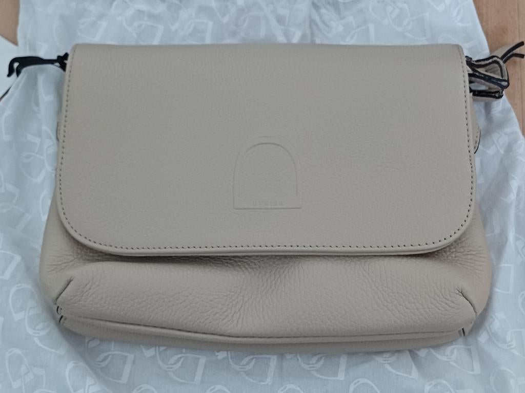 Nieuwe crossbody tas Etrier, Handtassen en Accessoires, Tassen | Damestassen, Ophalen of Verzenden, Nieuw, Beige