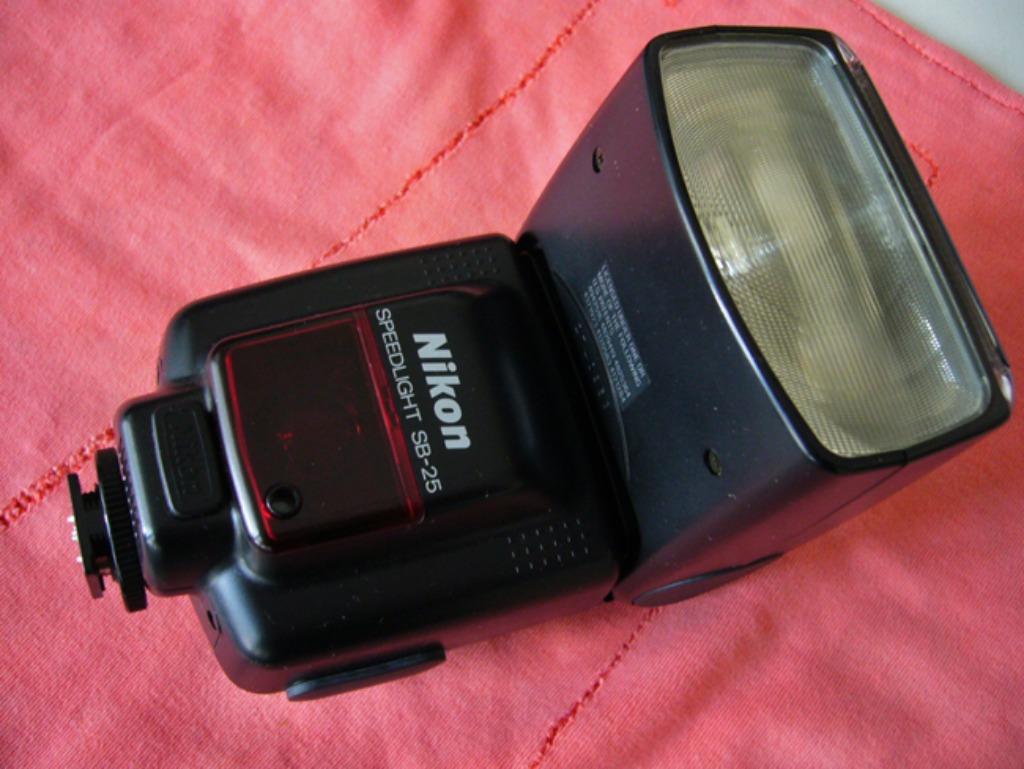 Nikon SB-25 autofocus speedlight flitser, Ophalen of Verzenden, Zo goed als nieuw, Nikon, Kantelbaar
