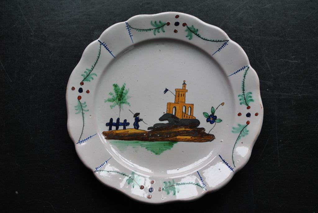 Assiette en faïence polychrome XIX décor chateau fort RARE, Enlèvement ou Envoi
