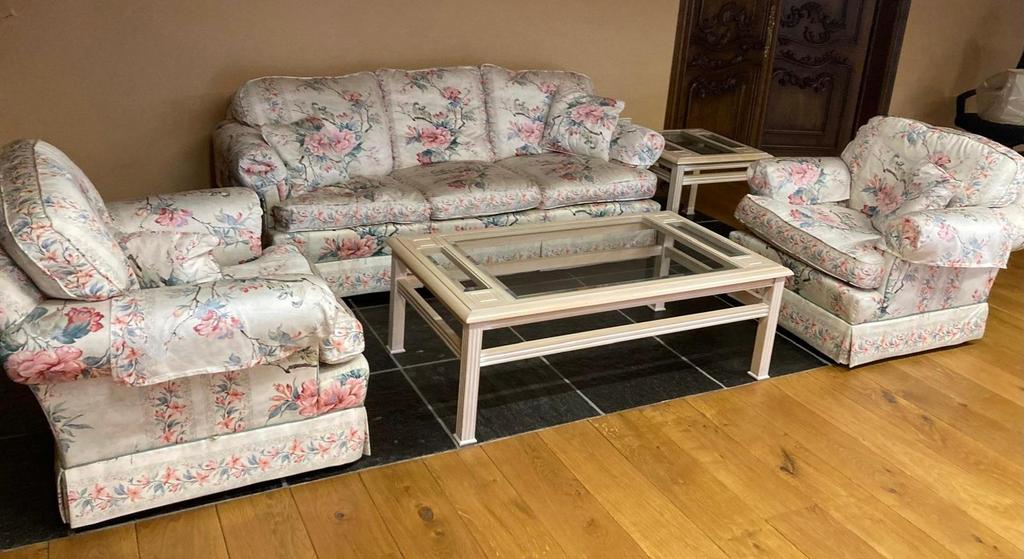 Salon met salontafel en bijzettafel, Enlèvement, Utilisé