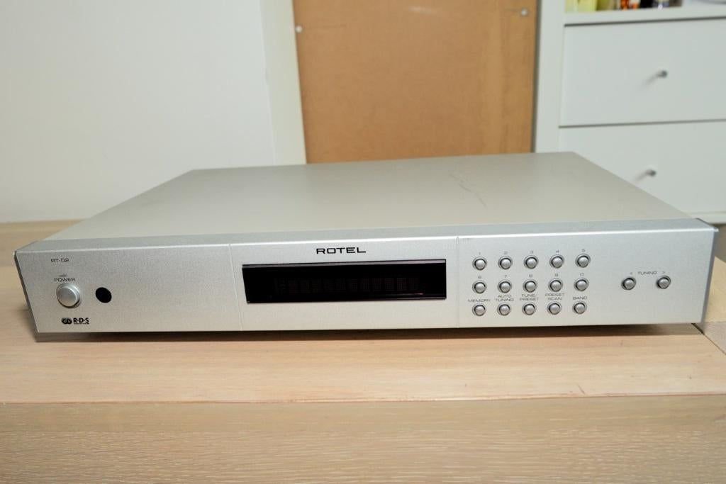 ROTEL RT02 radio tuner, Audio, Tv en Foto, Ophalen of Verzenden, Gebruikt, Analoog